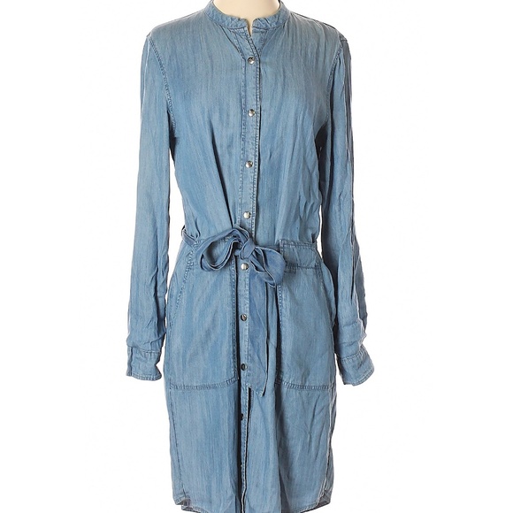 Harve Benard Dresses & Skirts - Harve Bernard Chambray Casual Dress